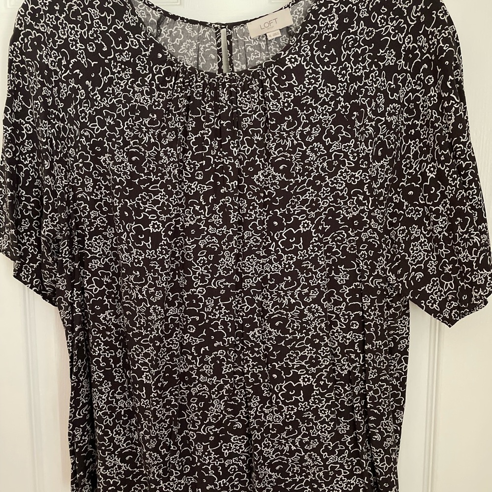 LOFT Monochrome Floral Blouse